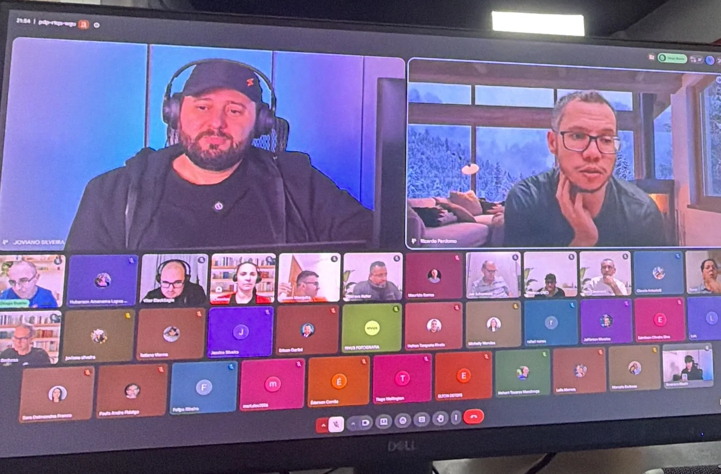 Registro de um hotseat da Fábrica de Apps, com Joviano e participantes em uma videochamada.
